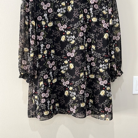 REVOLVE 1. STATE Long Sleeve Tie Neck Floral Shift Dress, Size M - Picture 4 of 10